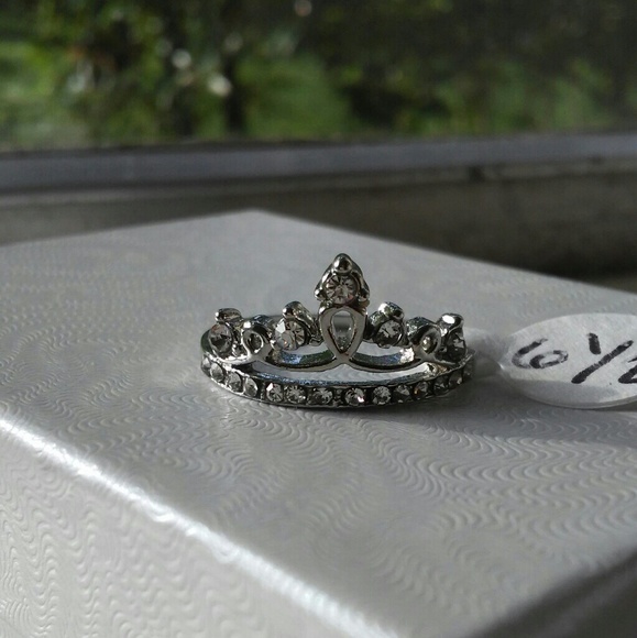 Crown ring - Picture 2 of 3